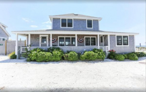 Truro Beachfront House For a Group